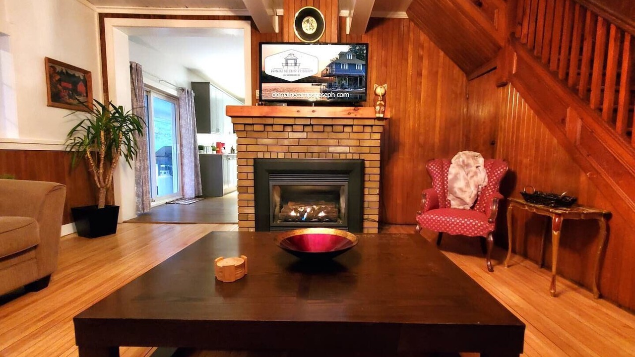 Photo of Livingroom in Val-des-Monts
