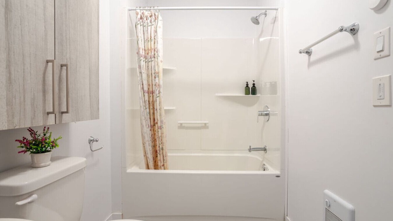 Photo of Bathroom in Pointe-Saint-Charles