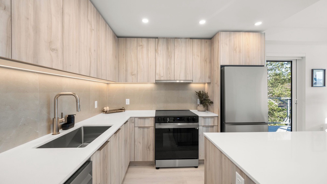 Photo of Kitchen in District of North Vancouver