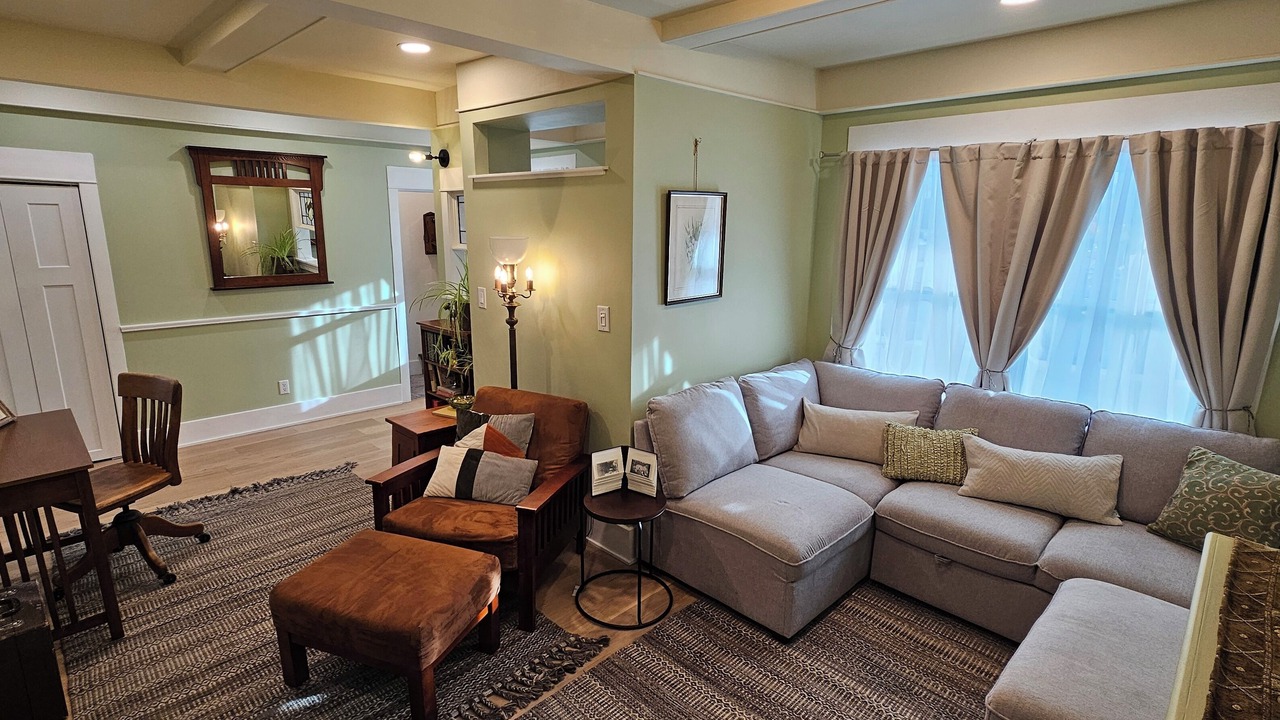Photo of Livingroom in Okanagan-Similkameen