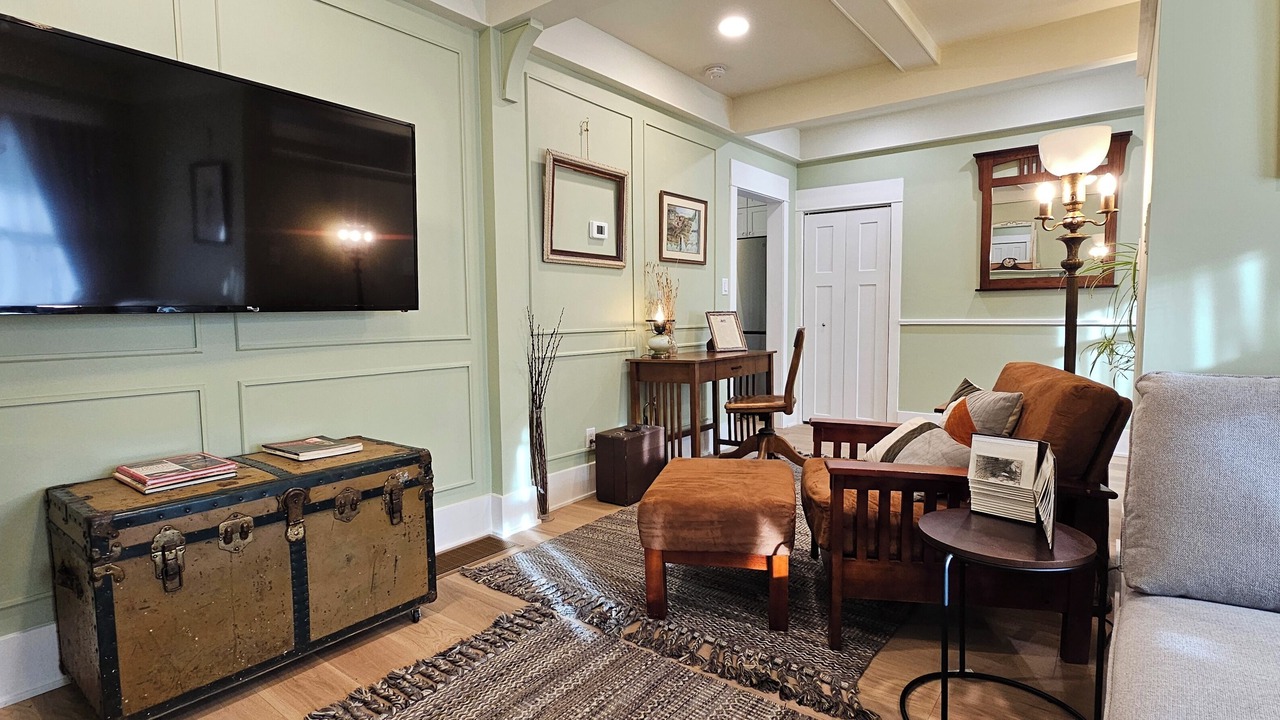 Photo of Livingroom in Okanagan-Similkameen