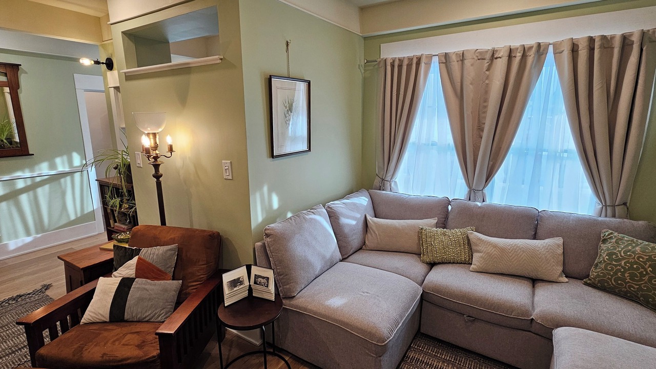 Photo of Livingroom in Okanagan-Similkameen