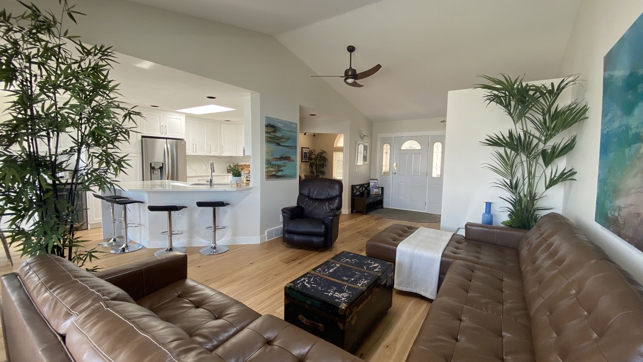Photo of Livingroom in Central Okanagan