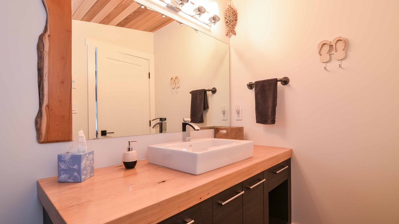 Photo of Bathroom in Campbell River