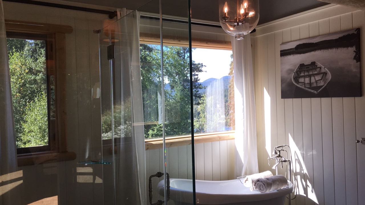 Photo of Bathroom in Pinantan Lake