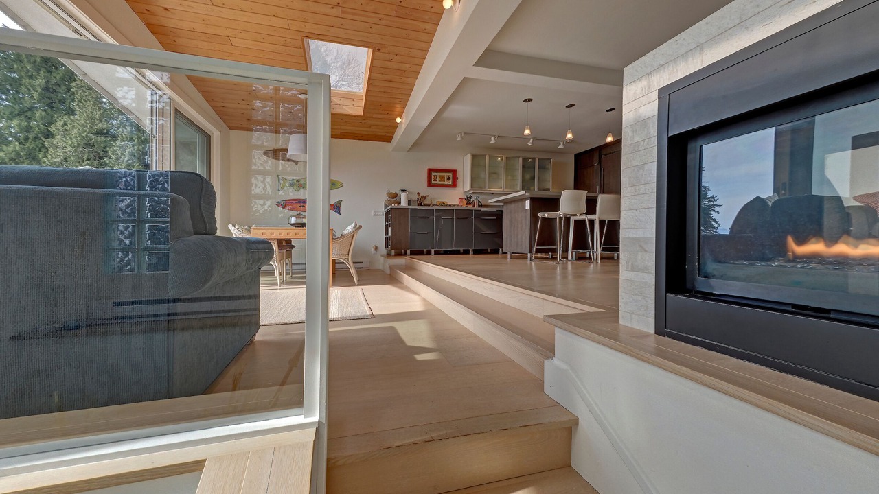 Photo of Livingroom in Gibsons
