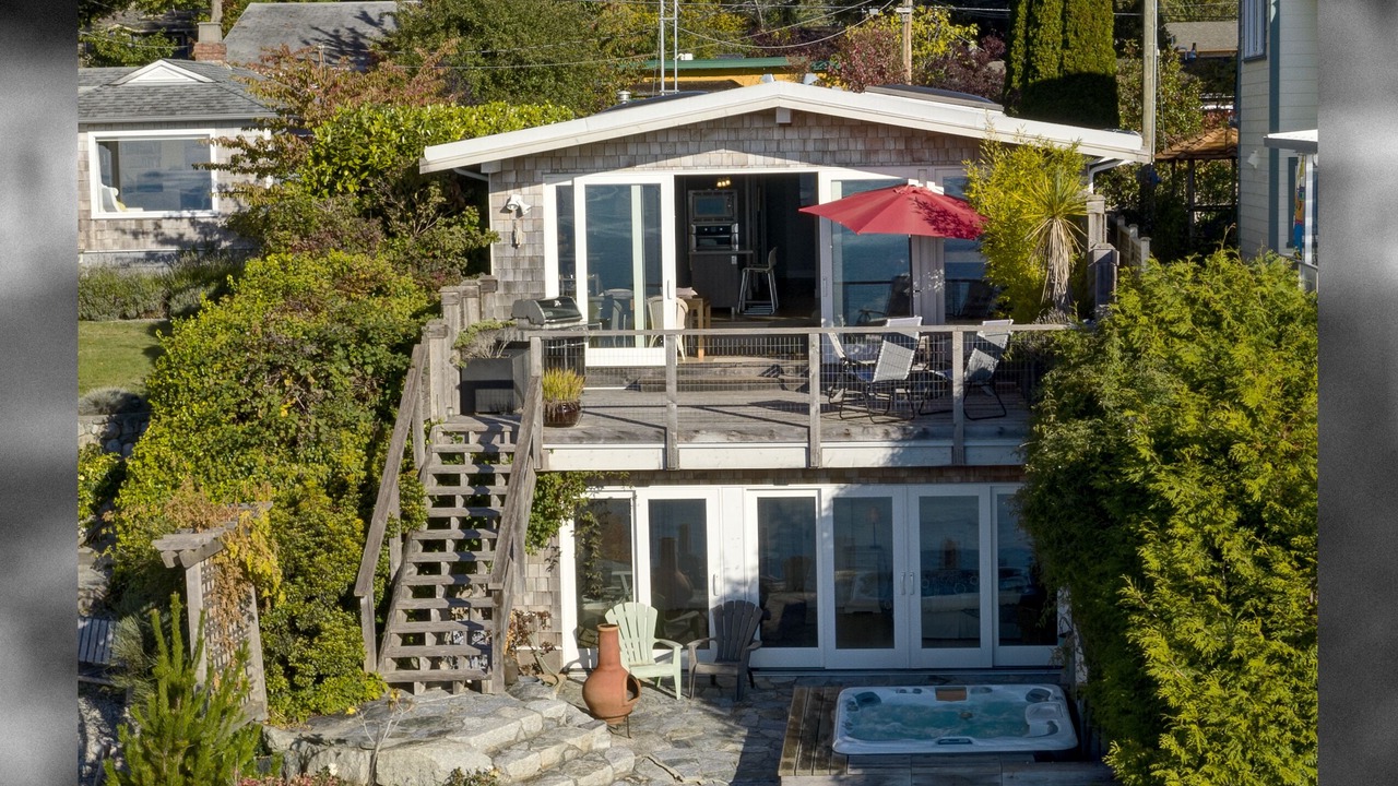 Photo of Outdoor in Gibsons