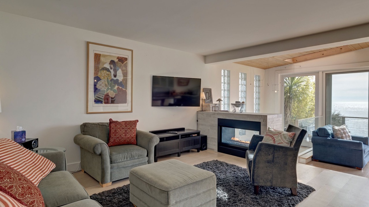 Photo of Livingroom in Gibsons