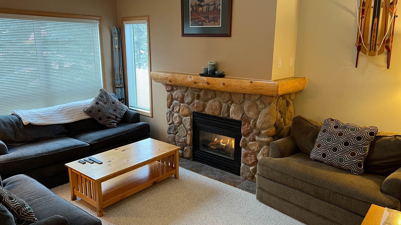 Photo of Livingroom in East Kootenay