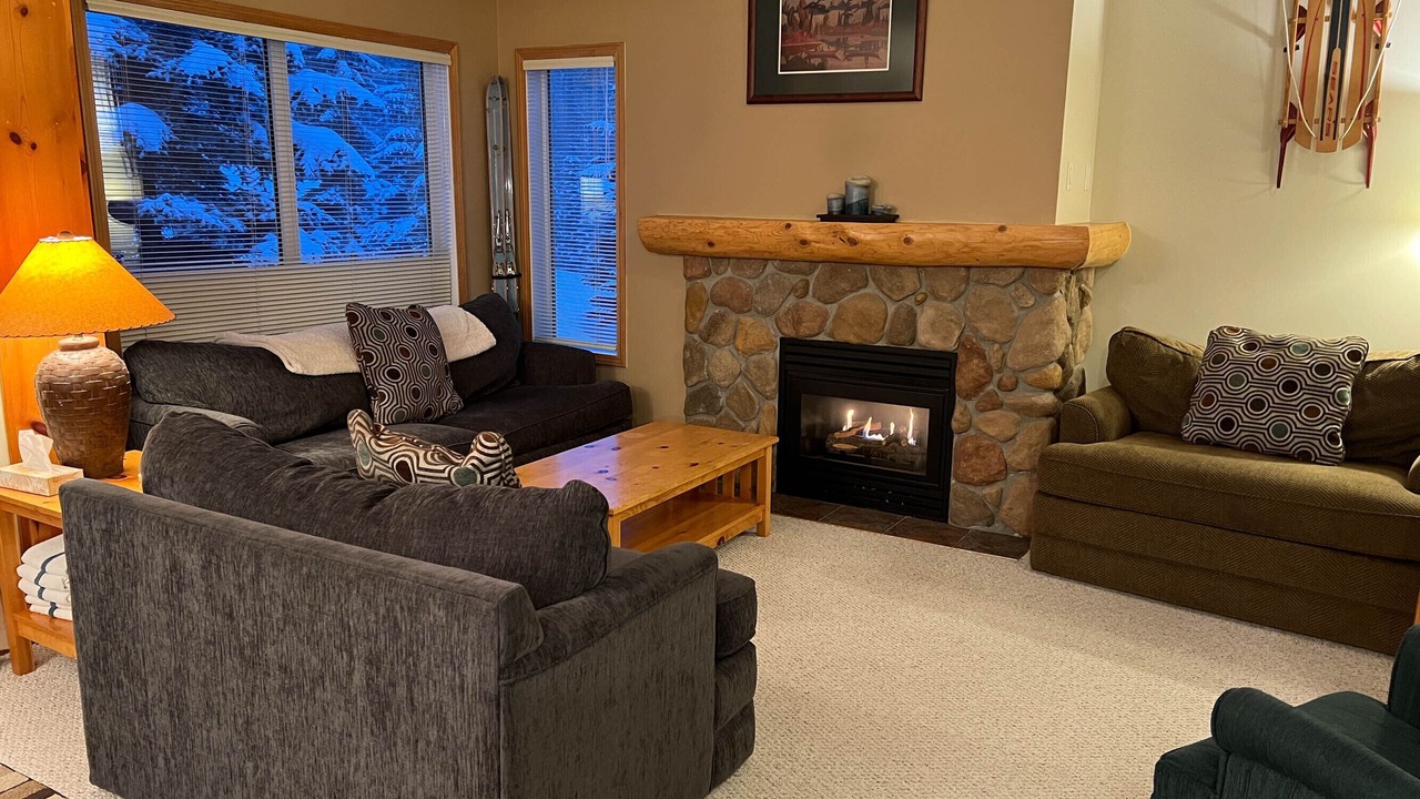 Photo of Livingroom in East Kootenay