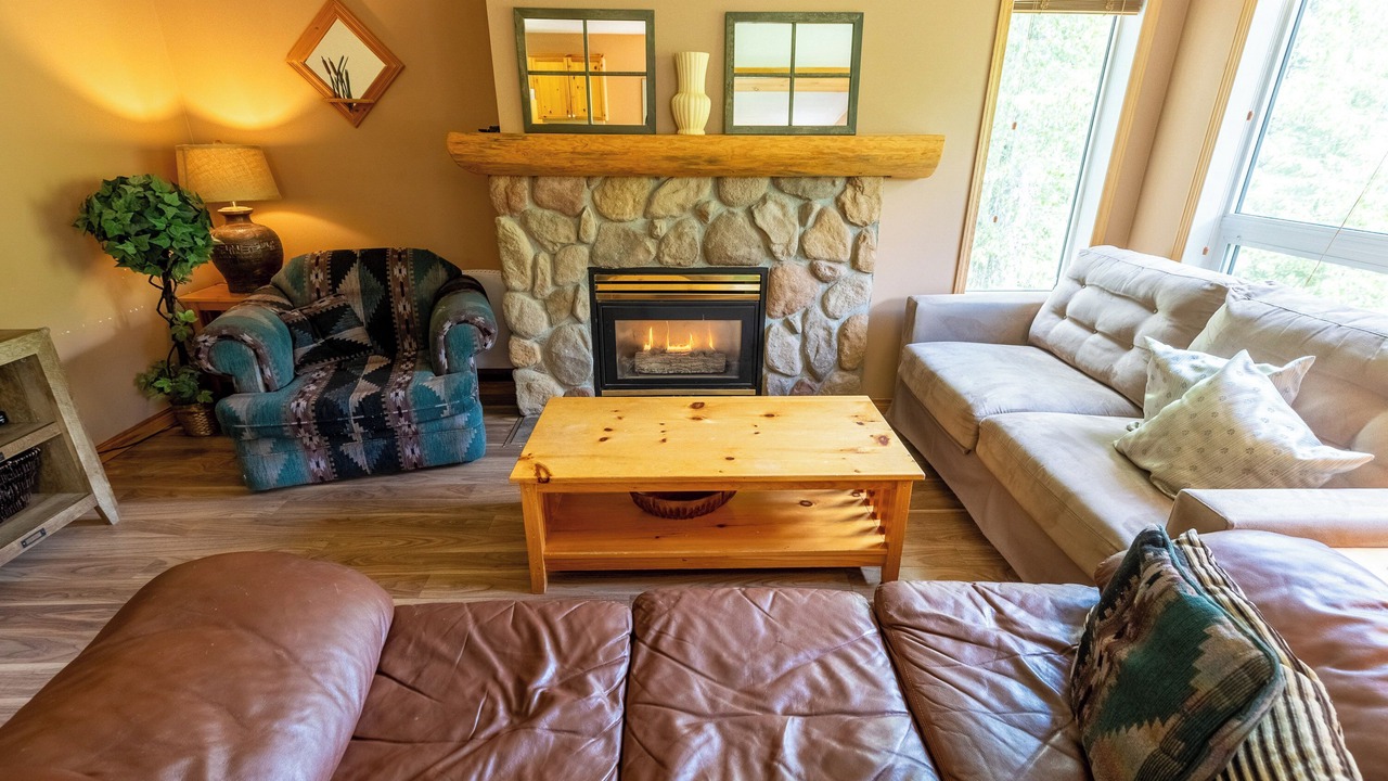 Photo of Livingroom in East Kootenay