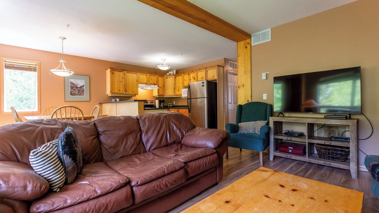 Photo of Livingroom in East Kootenay