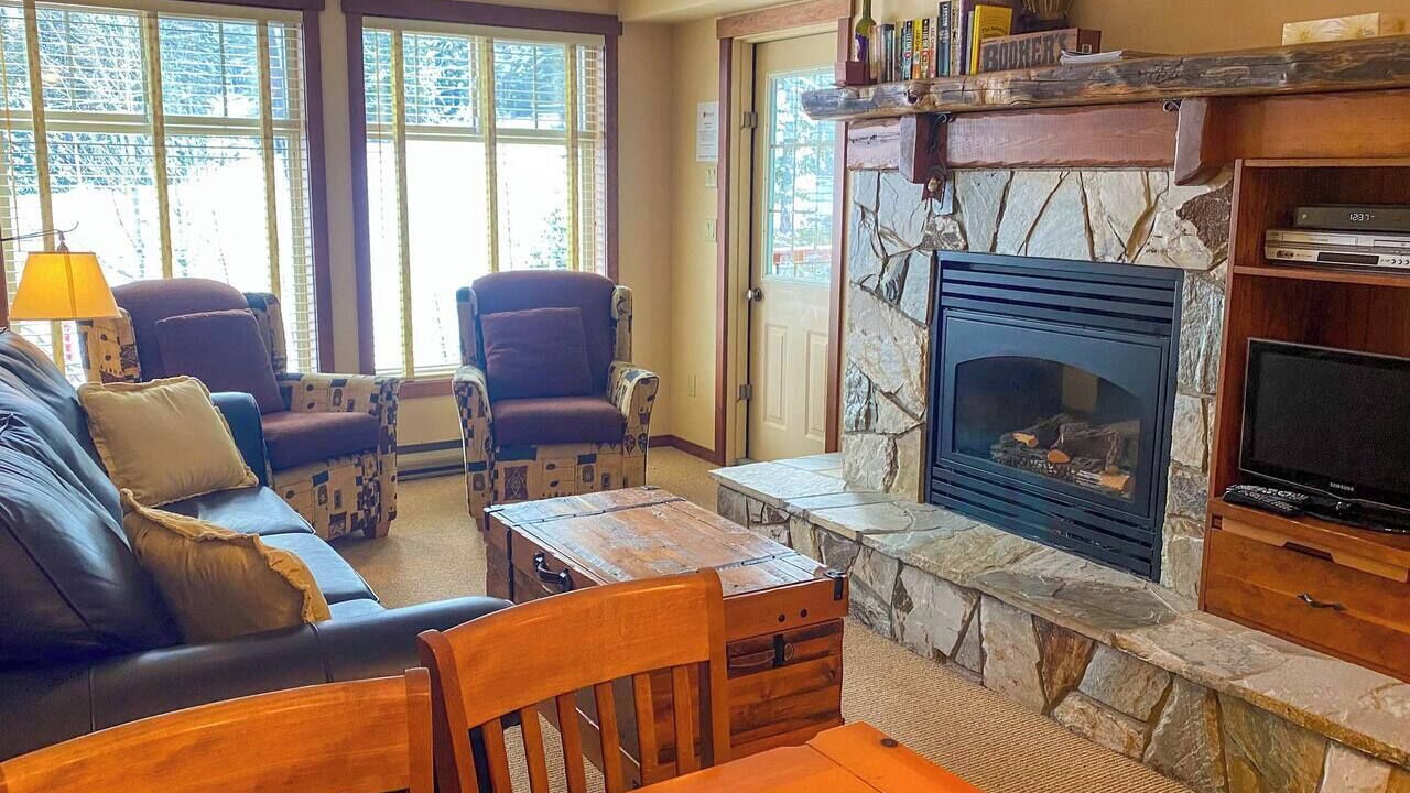 Photo of Livingroom in East Kootenay