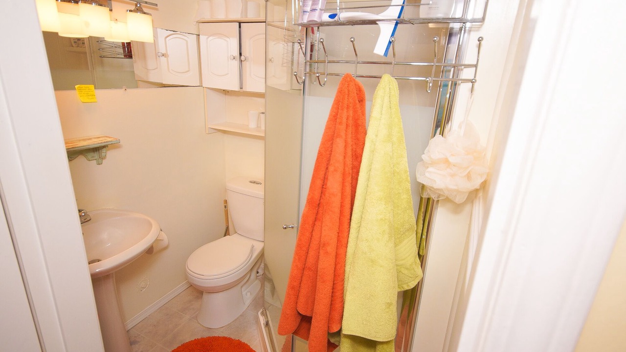 Photo of Bathroom in Oaklands