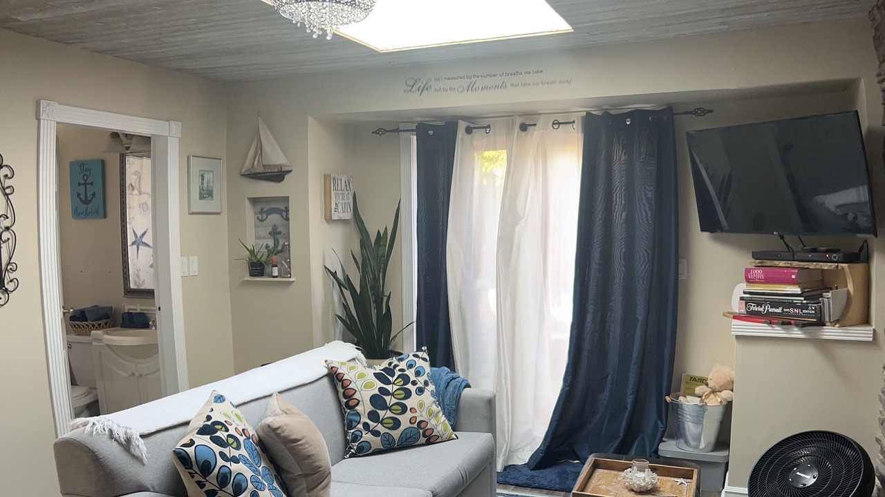 Photo of Livingroom in Colwood