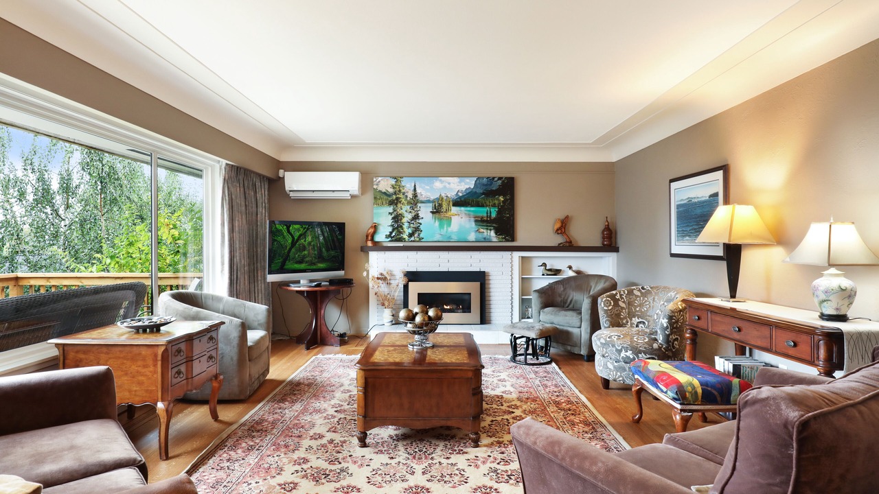 Photo of Livingroom in Courtenay