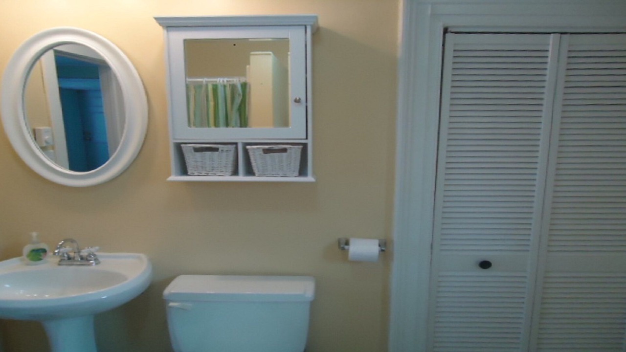 Photo of Bathroom in Queens Square