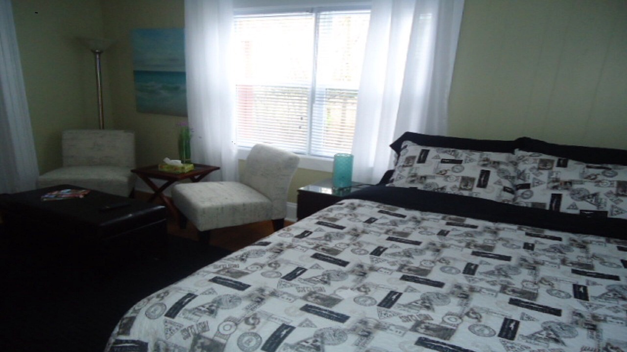 Photo of Bedroom in Queens Square