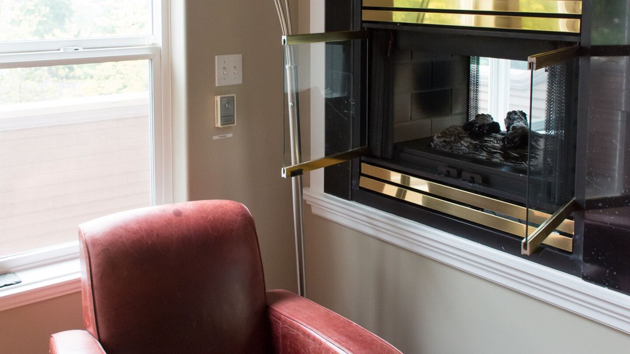 Photo of Livingroom in Brentwood Bay