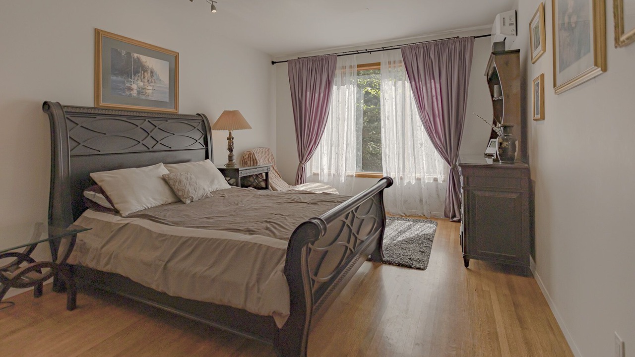 Photo of Bedroom in Horseshoe Bay