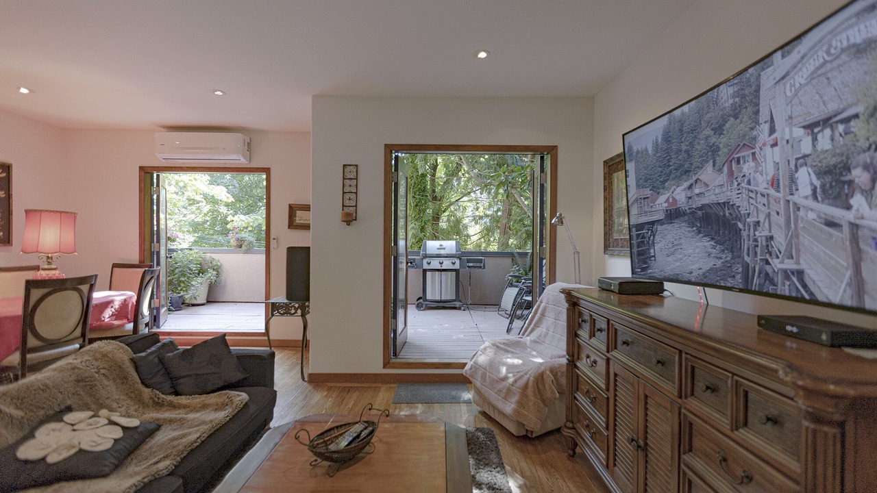 Photo of Livingroom in Horseshoe Bay