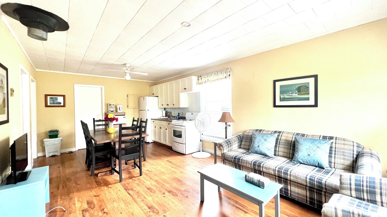 Photo of Livingroom in Brackley Beach