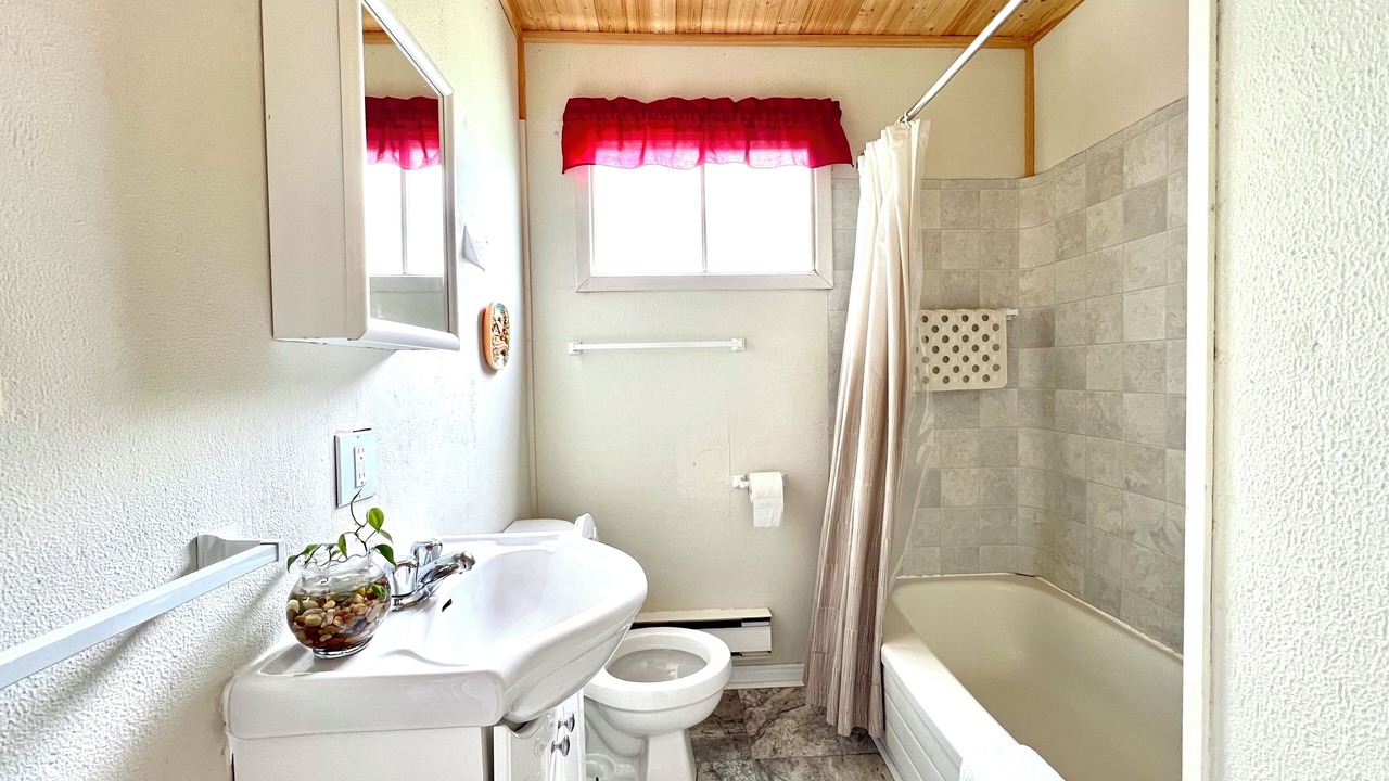 Photo of Bathroom in Brackley Beach