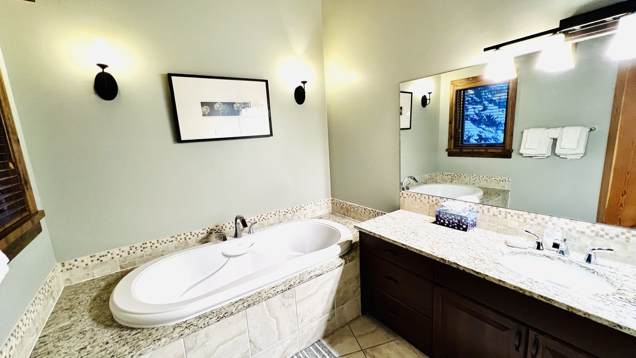 Photo of Bathroom in Golden