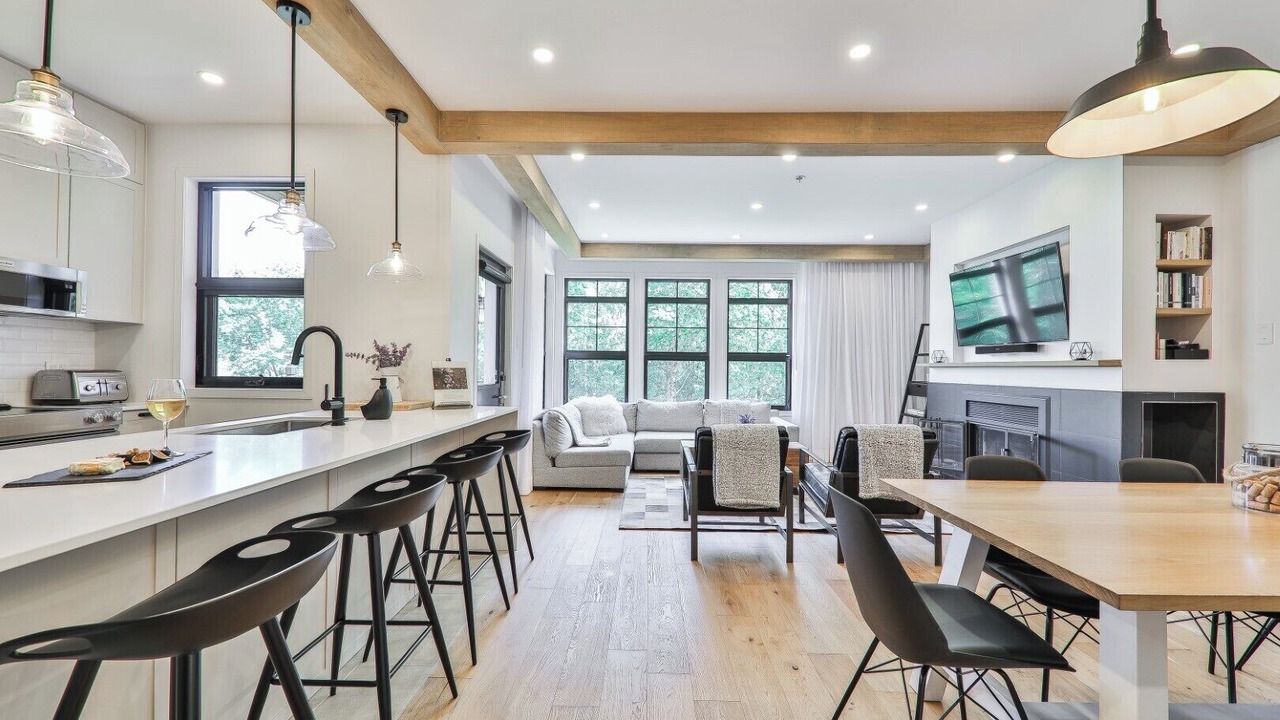 Photo of Livingroom in Tremblant-Les-Eaux
