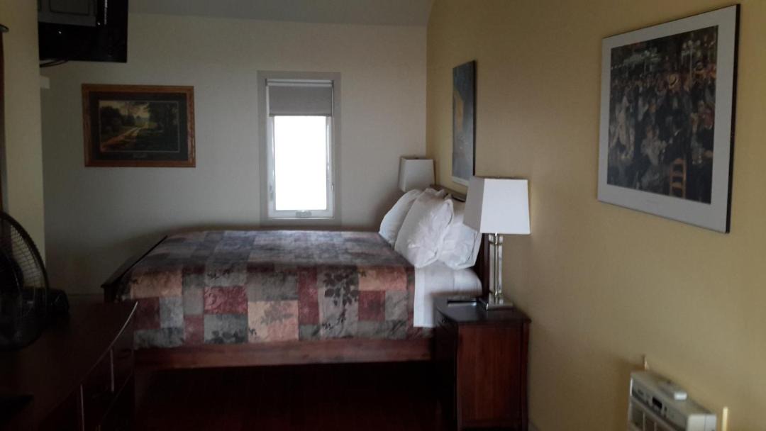Photo of Bedroom in Lakeview Heights