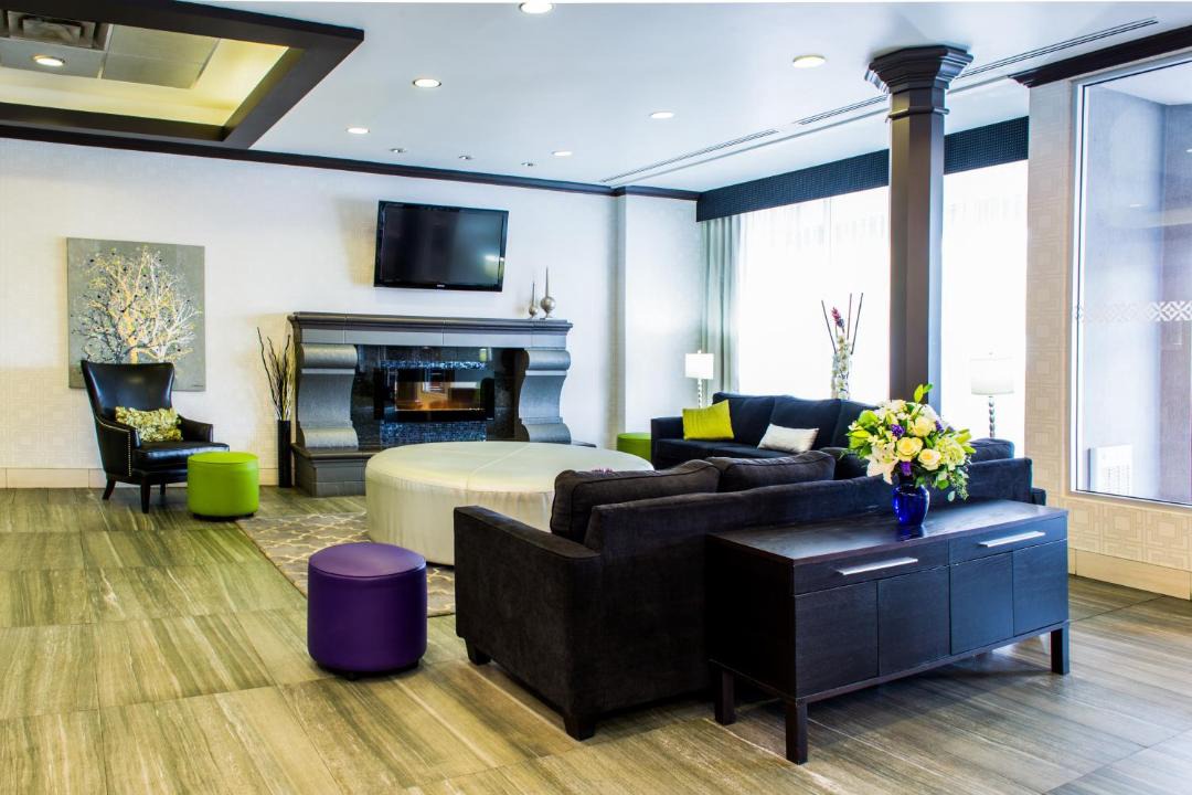 Photo of Livingroom in Banff Trail