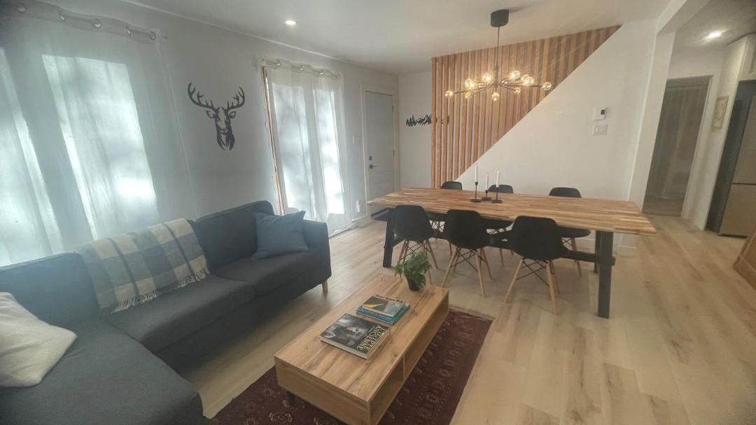 Photo of Livingroom in Saint-Pierre-de-l'lle-d'Orleans