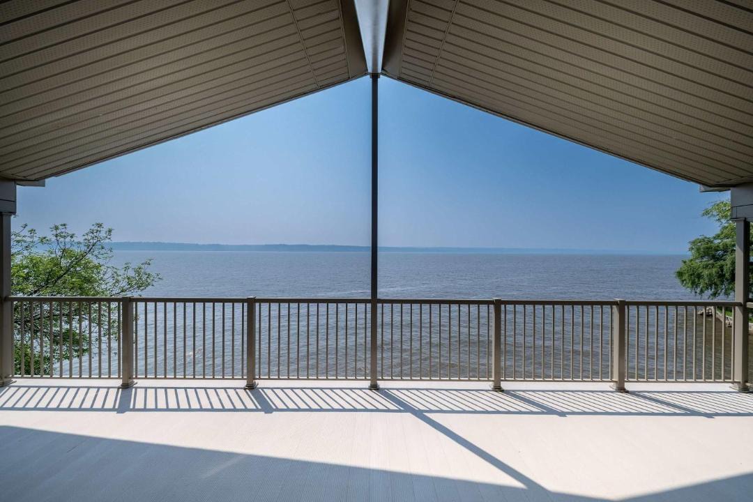 Photo of Patio Balcony in Saint-Augustin-de-Desmaures