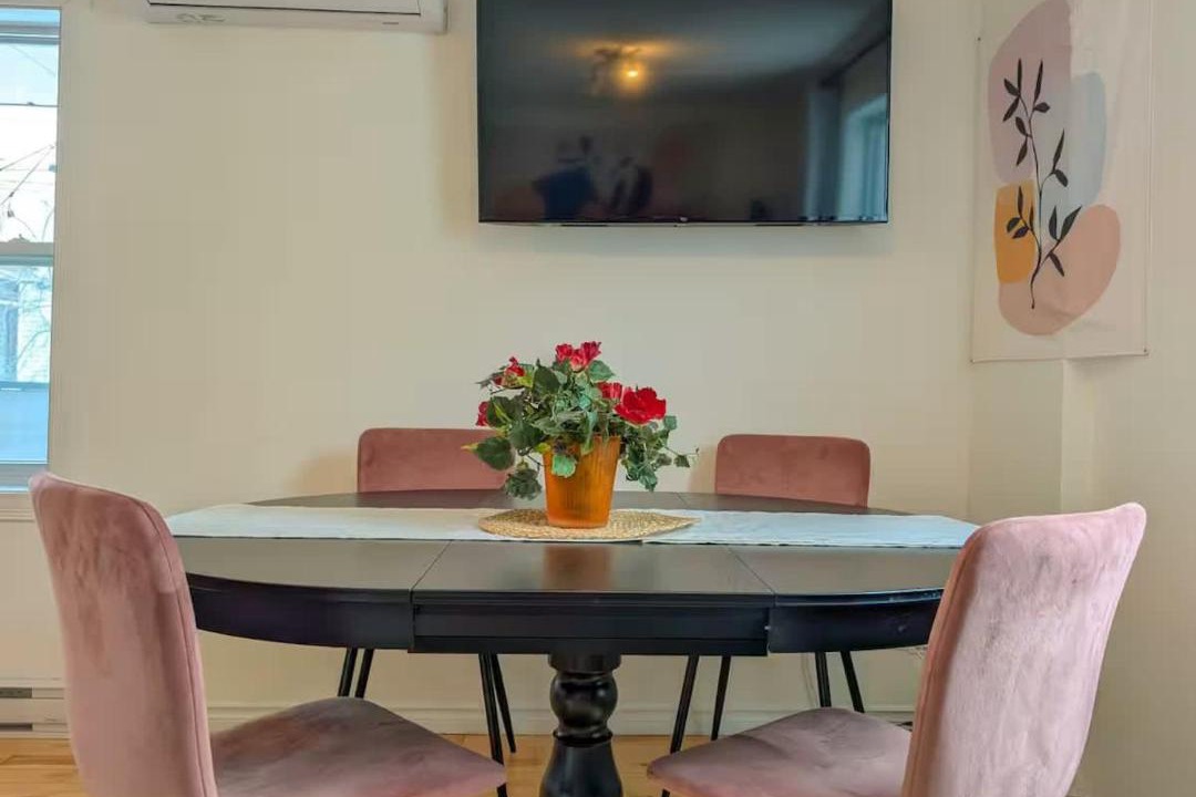 Photo of Livingroom in Vieux-Limoilou