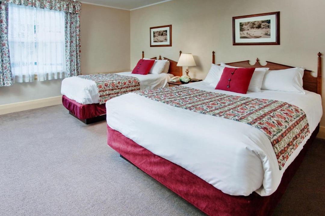 Photo of Bedroom in Harrison Hot Springs