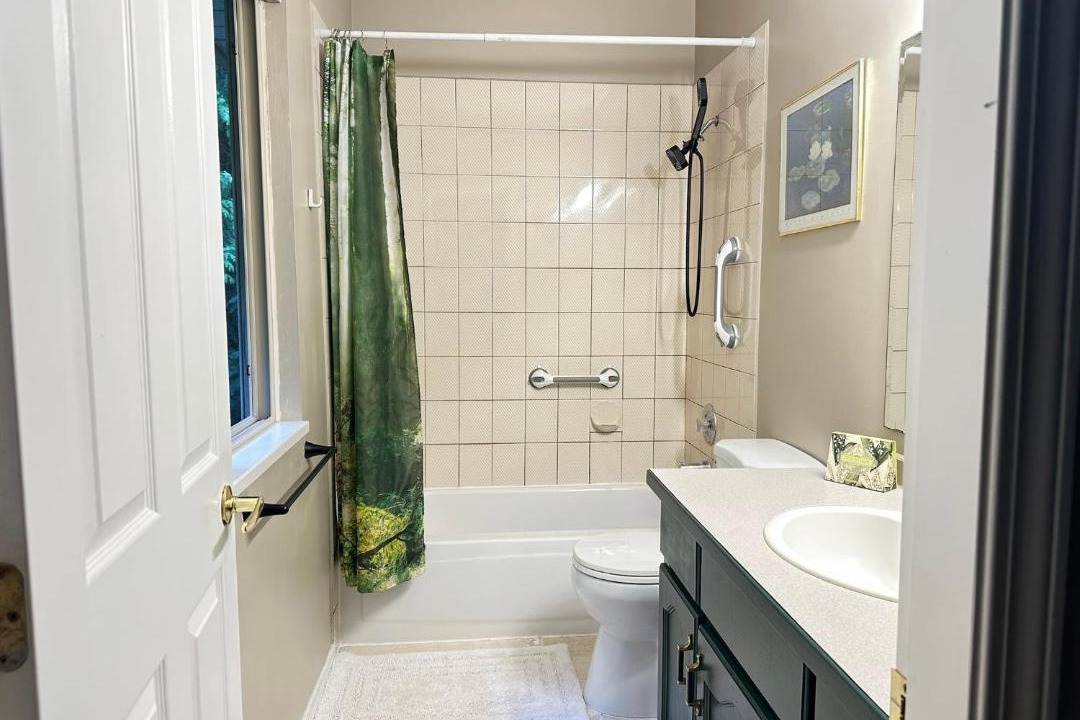 Photo of Bathroom in Maple Ridge