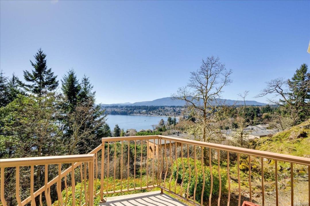 Photo of Patio Balcony in Departure Bay