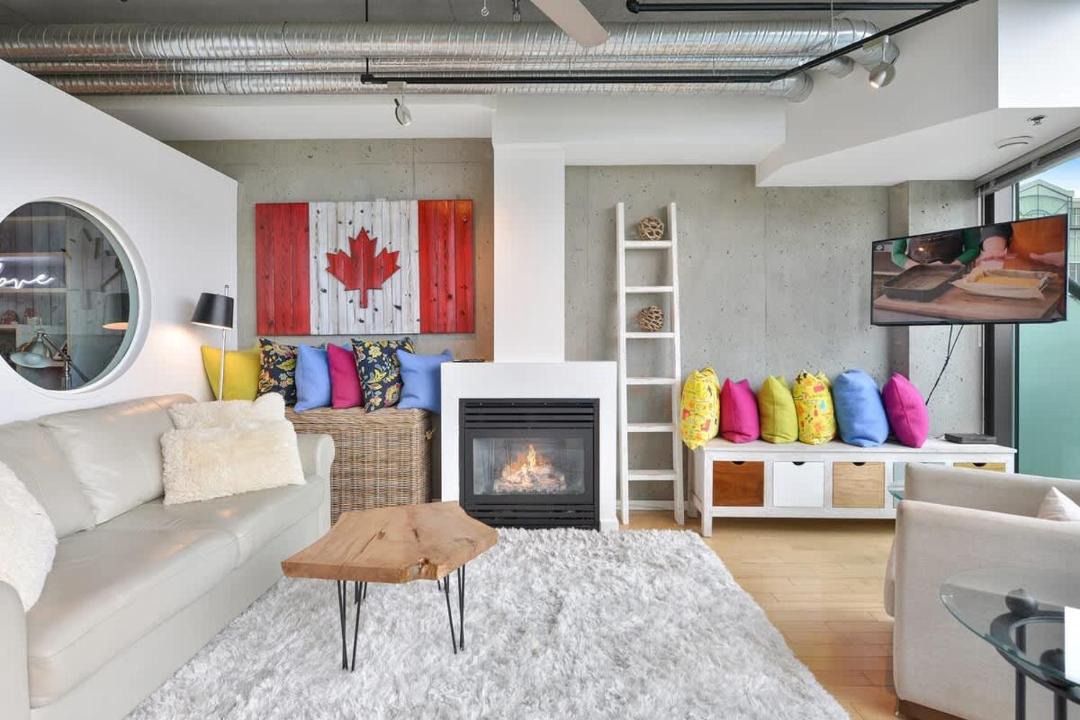 Photo of Livingroom in James Bay
