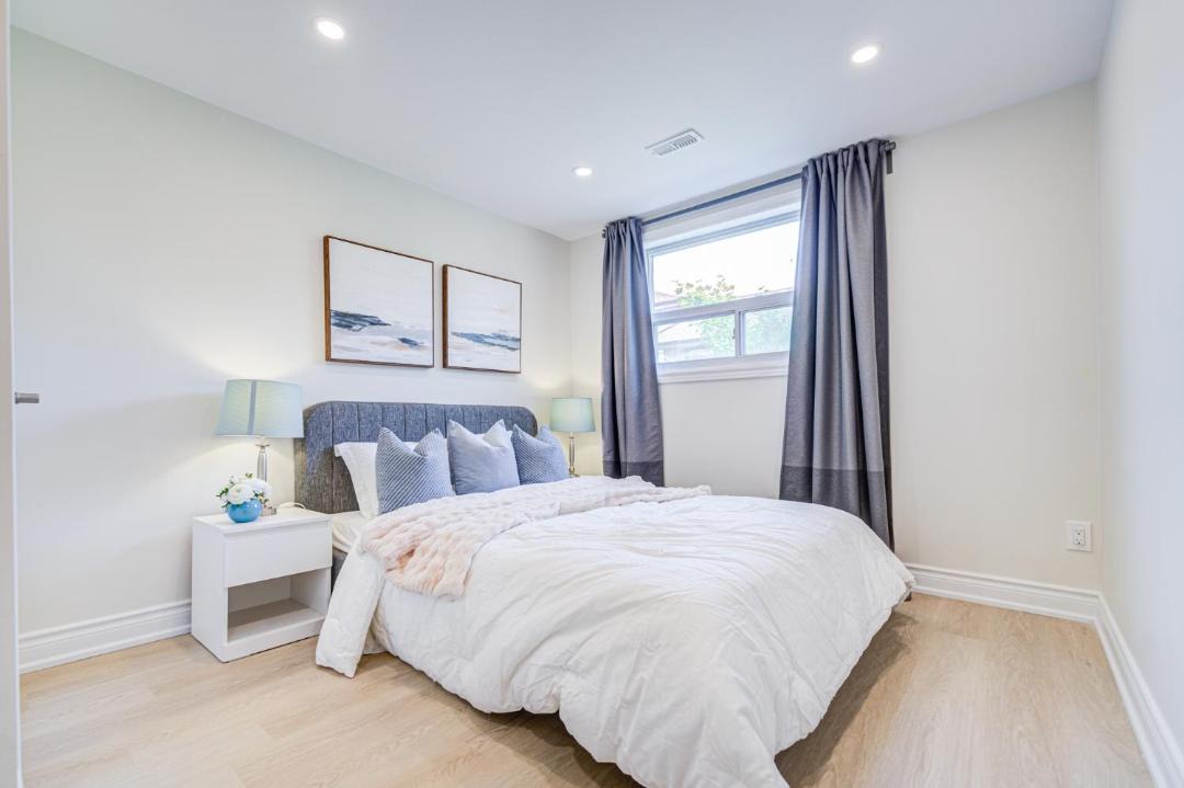 Photo of Bedroom in Steeles