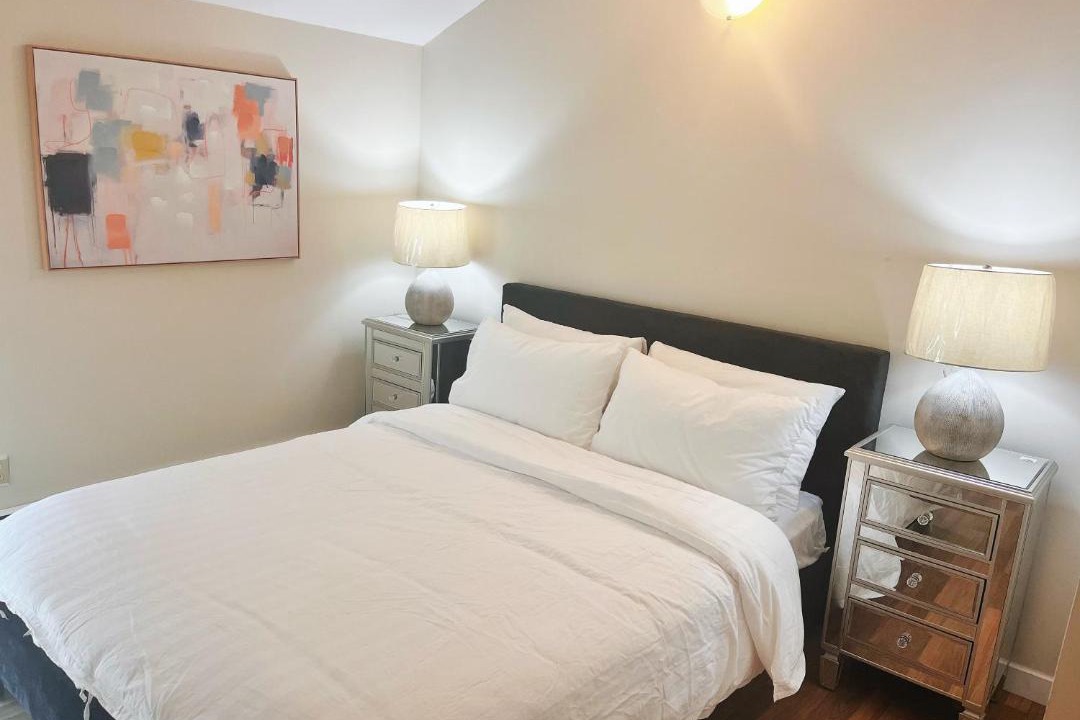Photo of Bedroom in Queens Square