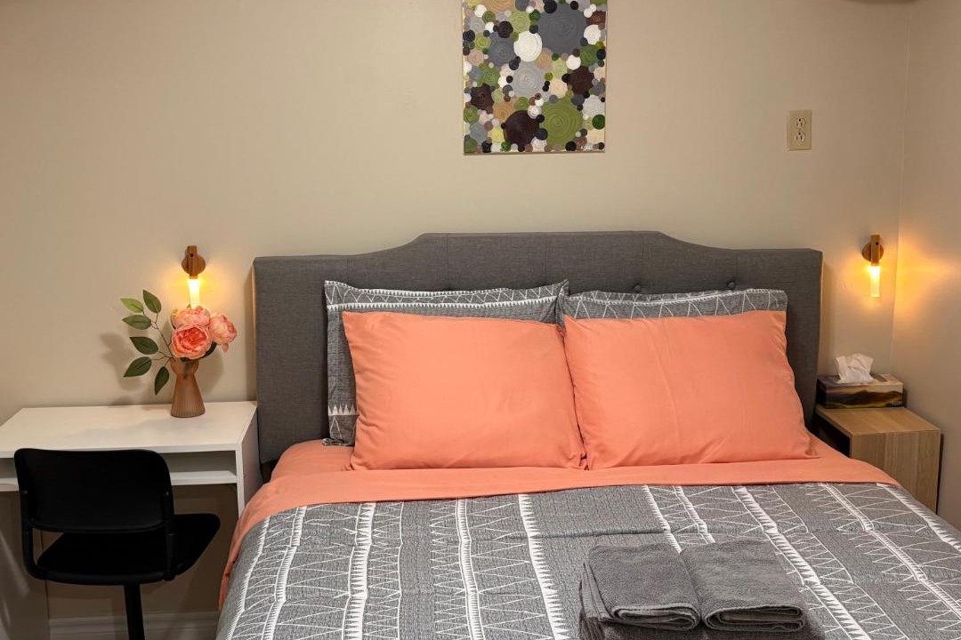 Photo of Bedroom in Bathurst Manor