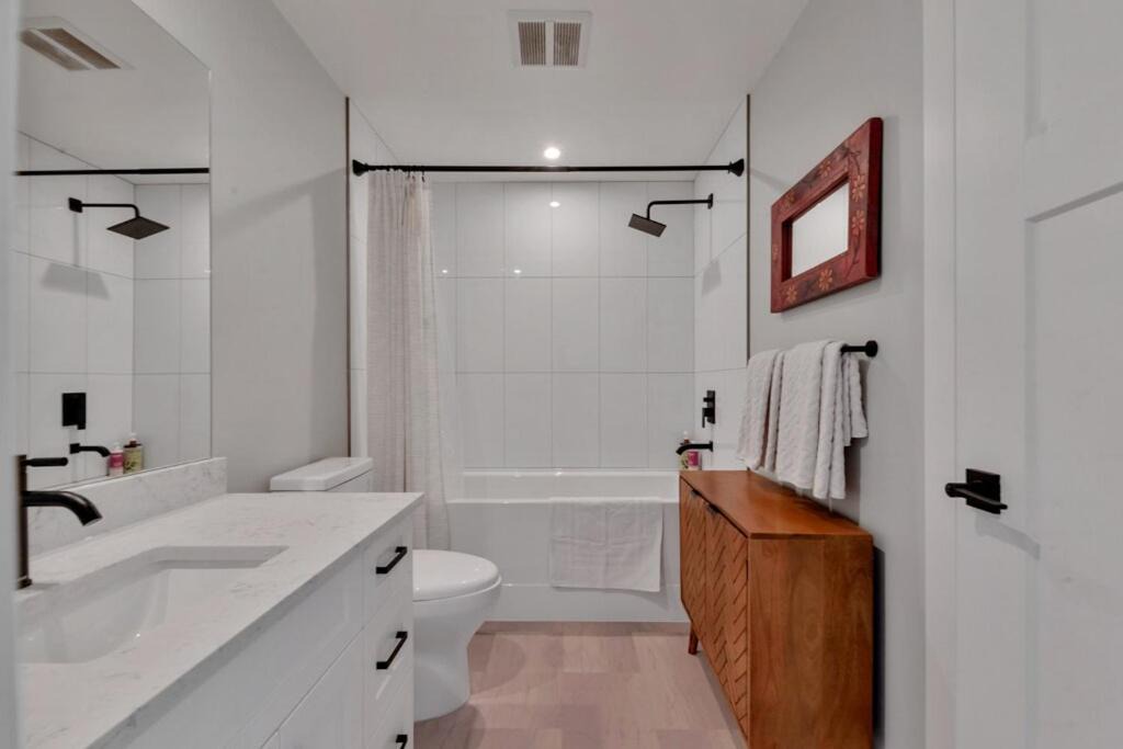 Photo of Bathroom in Harrison Hot Springs