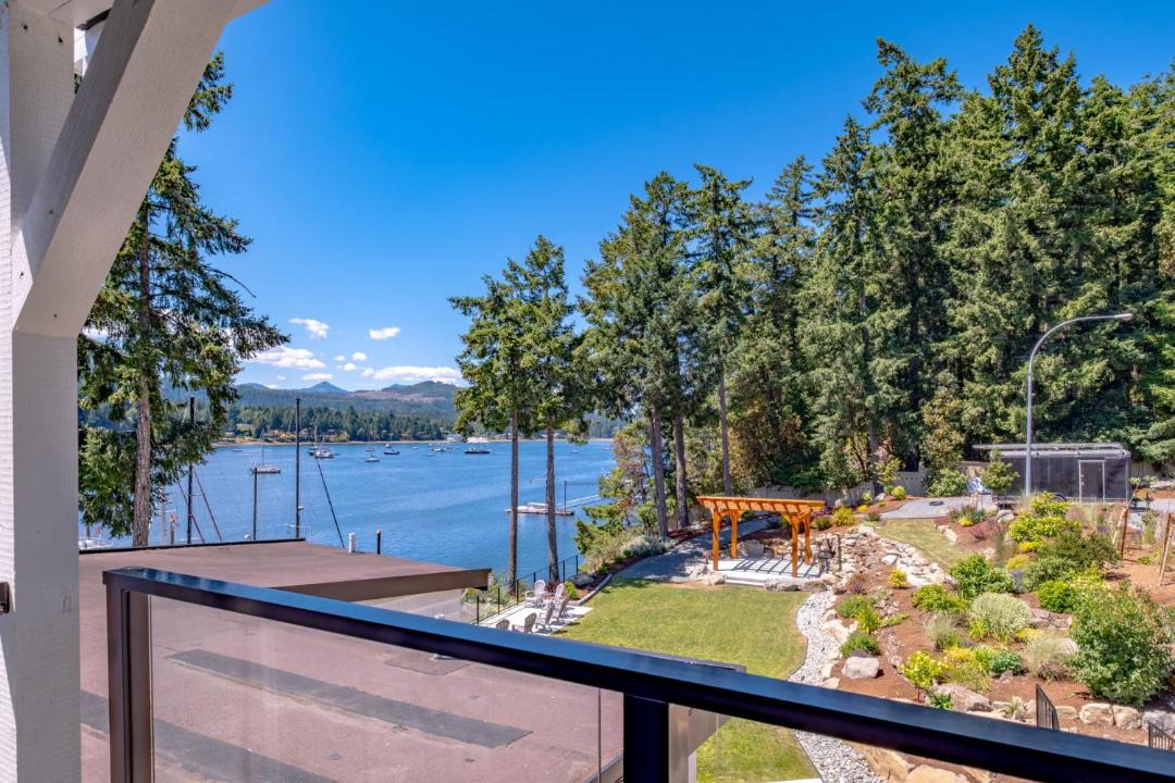 Photo of Patio Balcony in North Oyster