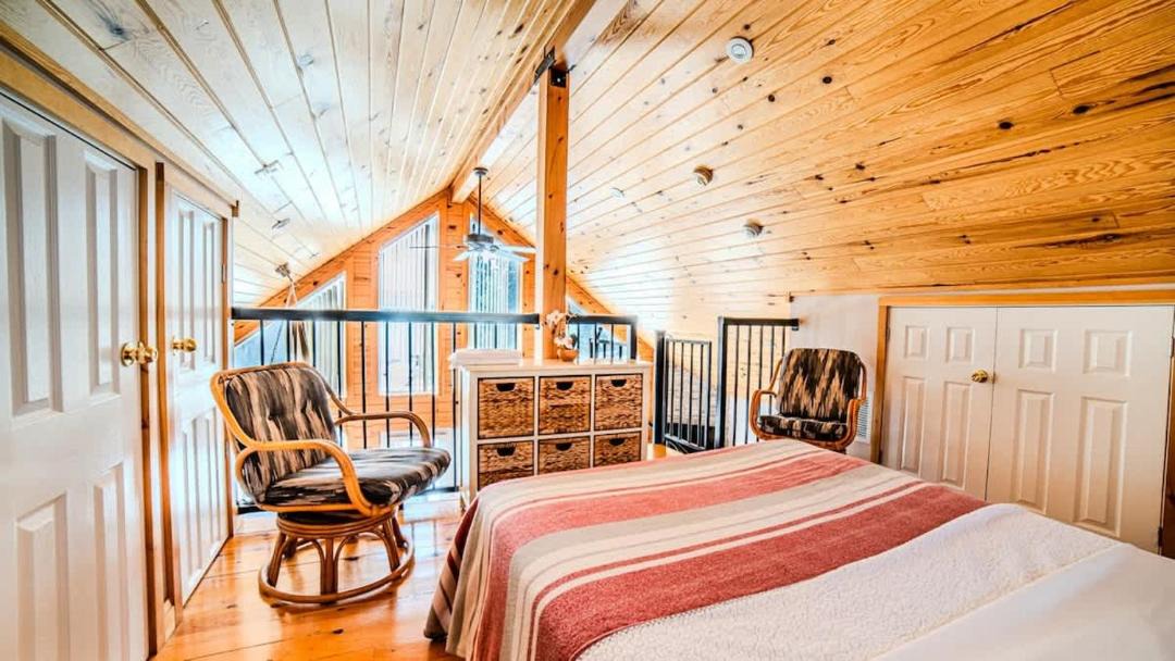 Photo of Bedroom in Muskoka Lakes