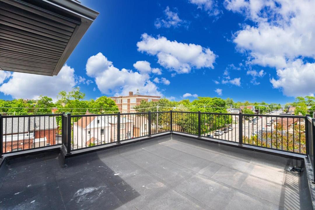 Photo of Patio Balcony in Dovercourt Park