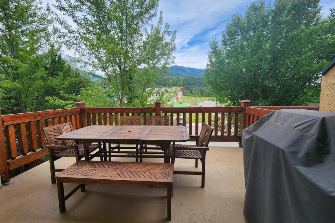 Photo of Patio Balcony in East Kootenay