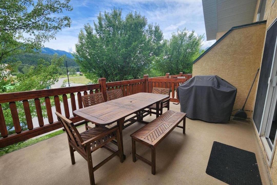 Photo of Patio Balcony in East Kootenay