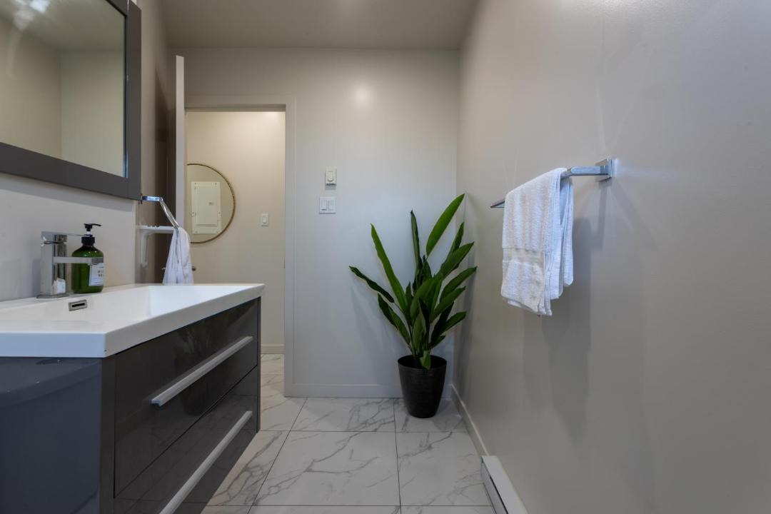 Photo of Bathroom in Cote-Des-Neiges—Notre-Dame-De-Grace