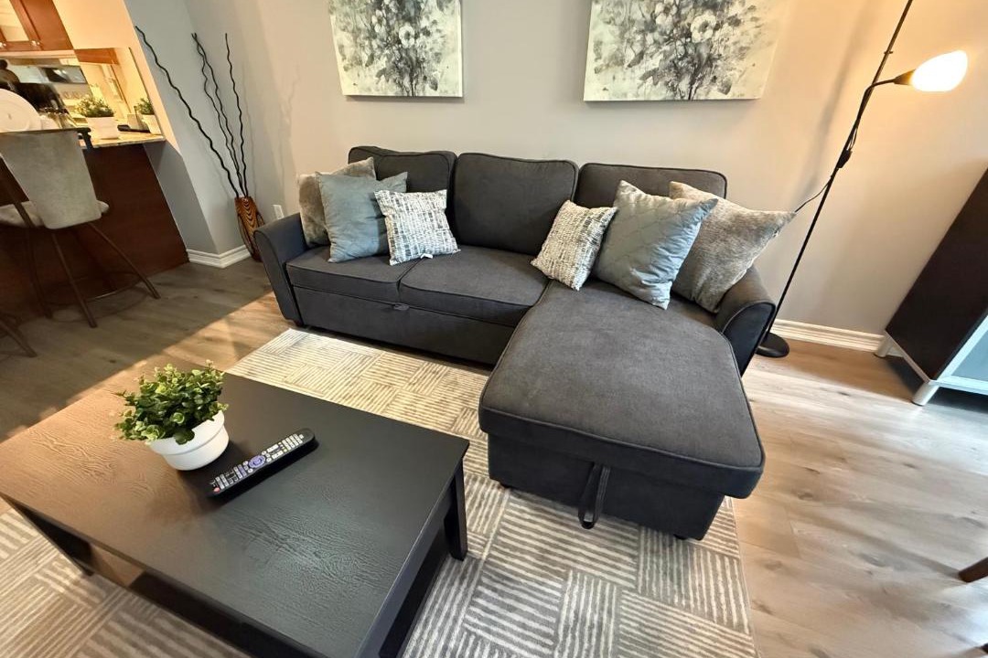 Photo of Livingroom in Bay Street Corridor