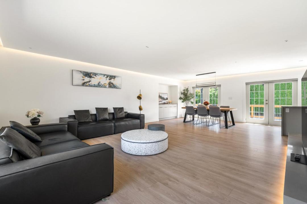 Photo of Livingroom in Burnaby